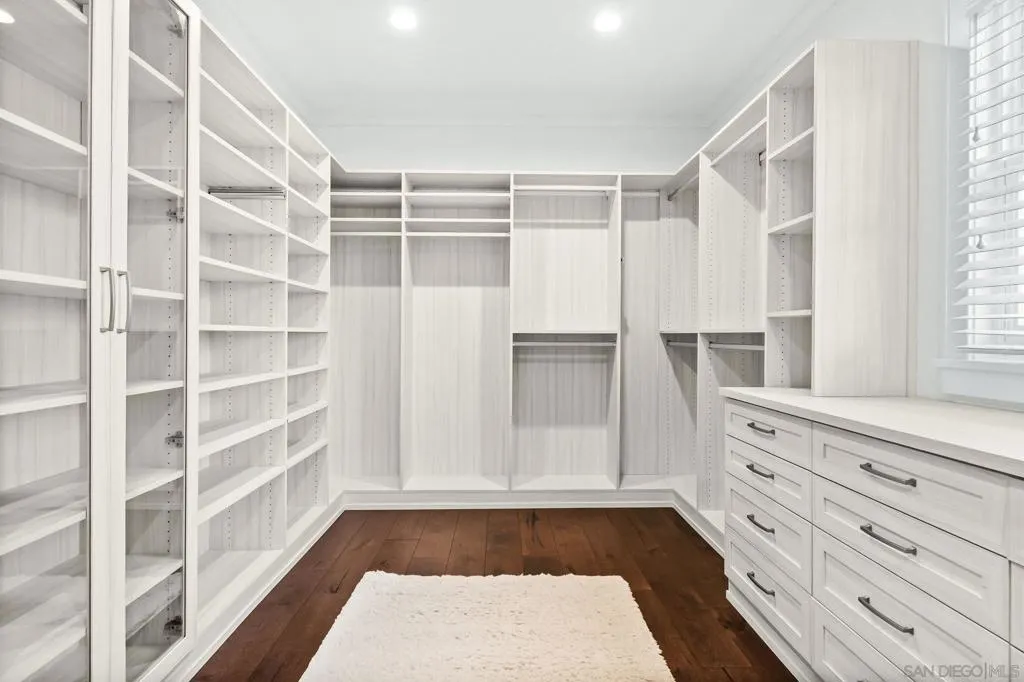 La Jolla, California 92037, United States, 6 Bedrooms Bedrooms, ,8 BathroomsBathrooms,Residential,Active,243051