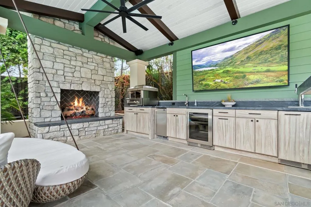 La Jolla, California 92037, United States, 6 Bedrooms Bedrooms, ,8 BathroomsBathrooms,Residential,Active,243051