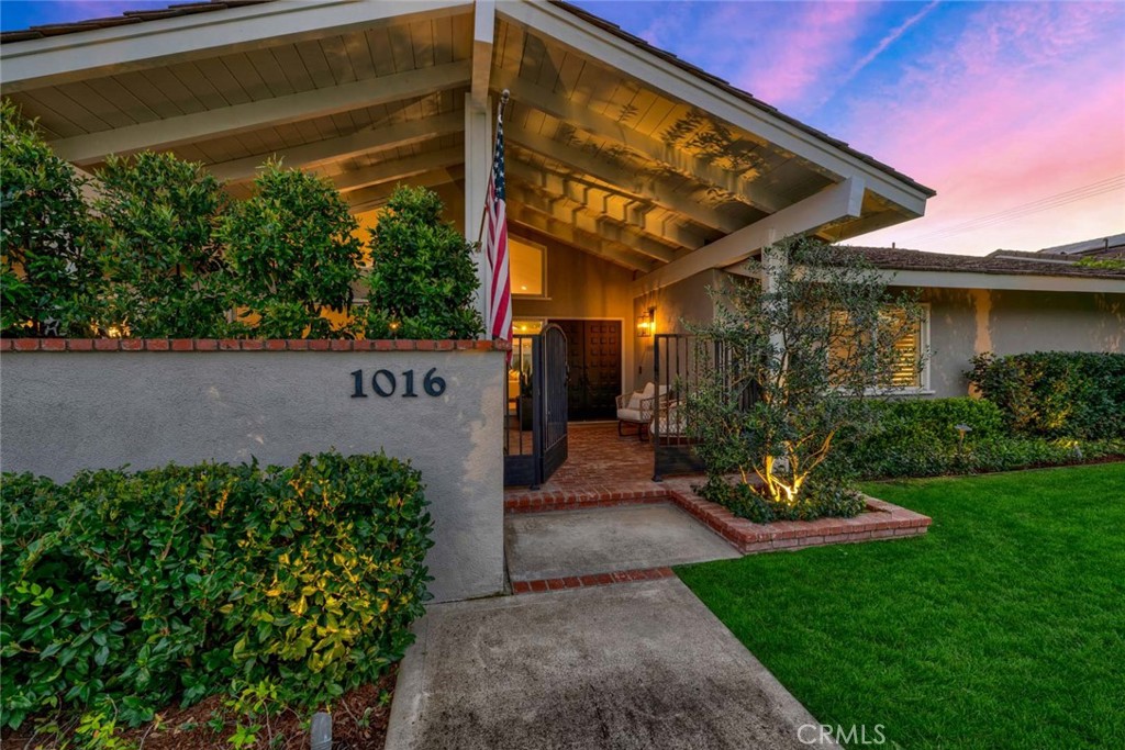 1016 Castlegate Lane