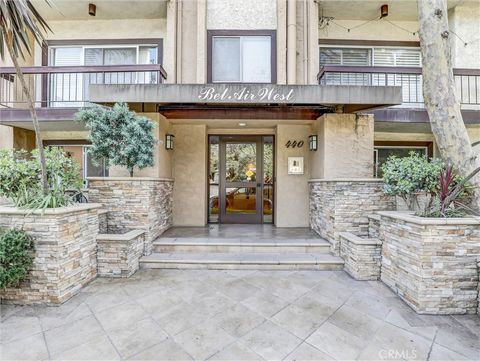 Photo of 440 Veteran Avenue #102, Los Angeles, CA 90024 (MLS # RS26069237)