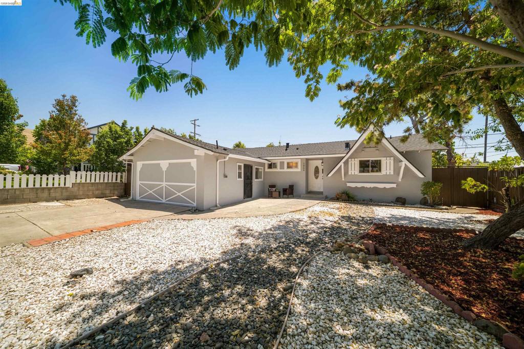 1864 Canton DR