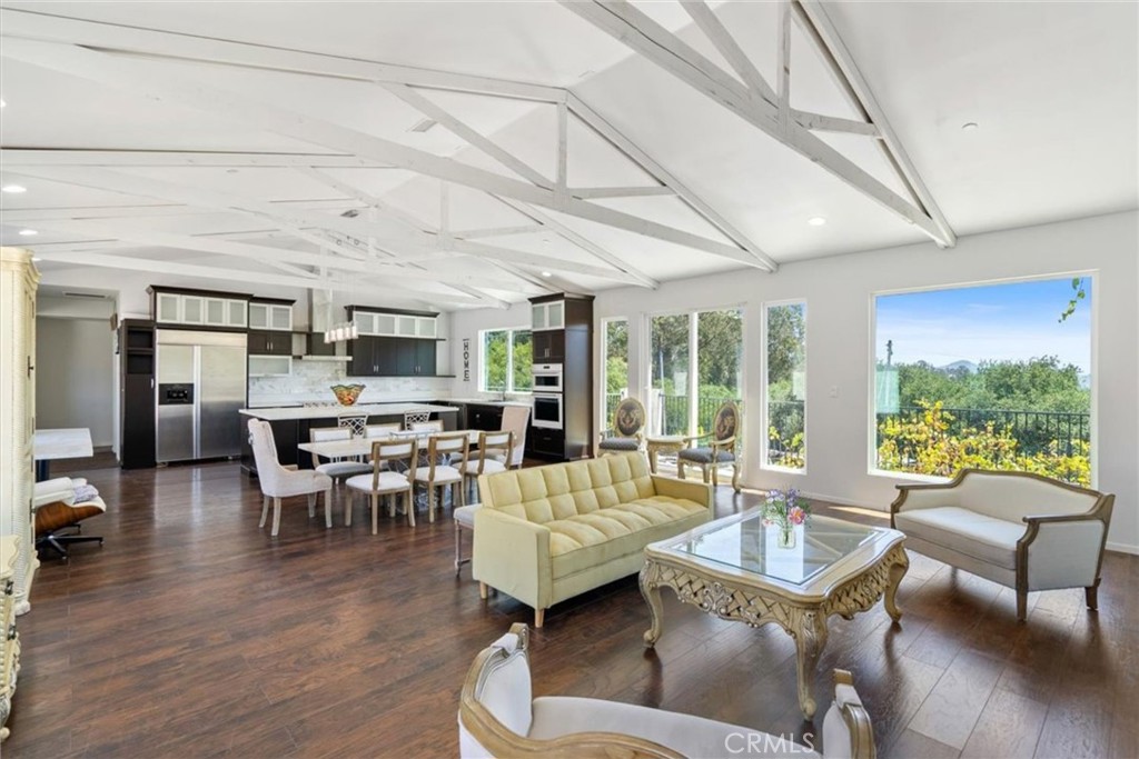 East of 101(500) - Residential
