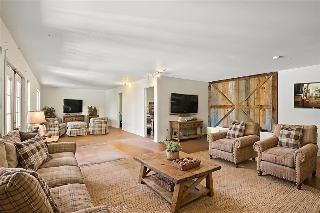 East of 101(500) - Residential