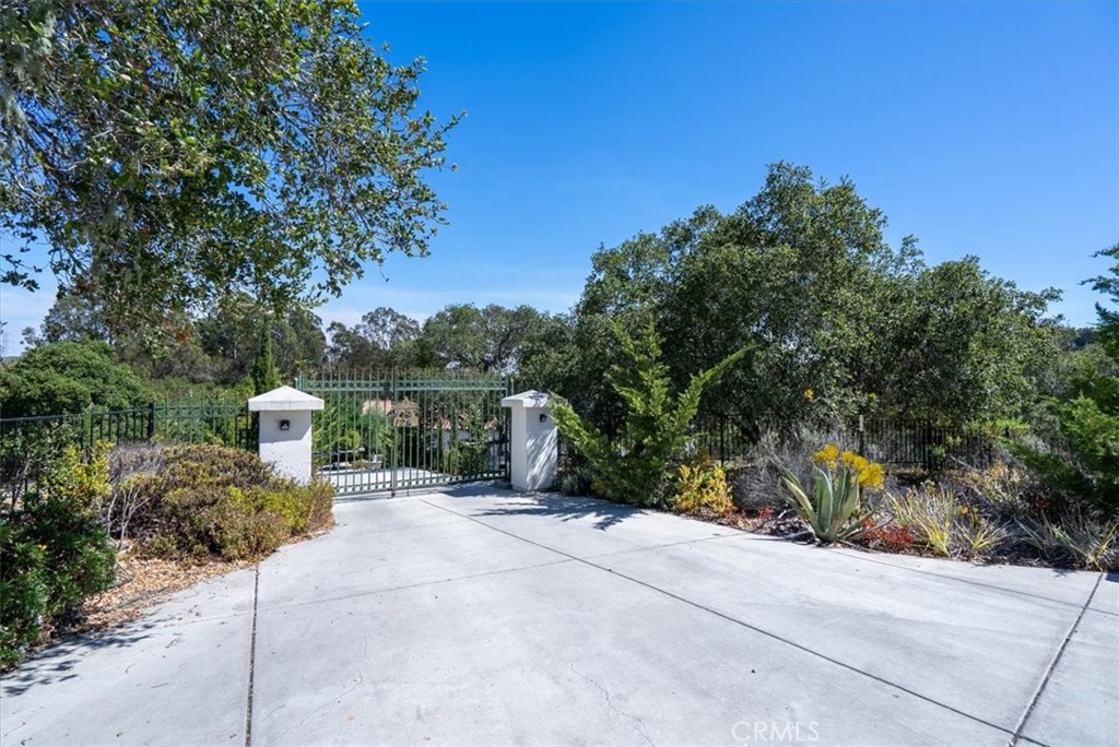 1250 Manzanita Court