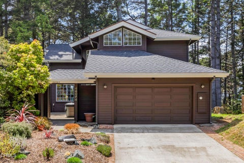 Photo of 44044 Ocean Vista Court, Mendocino, CA 95460 (MLS # C1-11412)