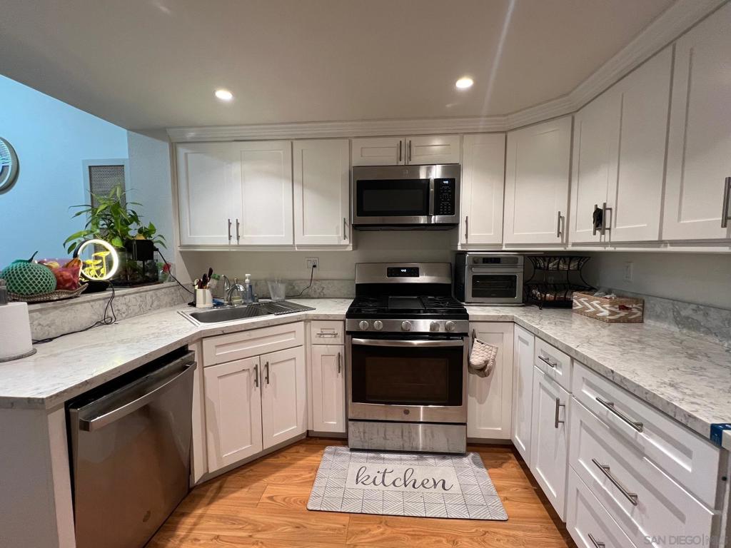 4035 Carmel View Rd 114