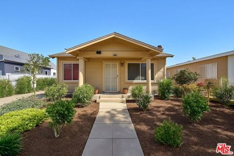 Photo of 2912 5th Avenue, Los Angeles, CA 90018 (MLS # 26651151)