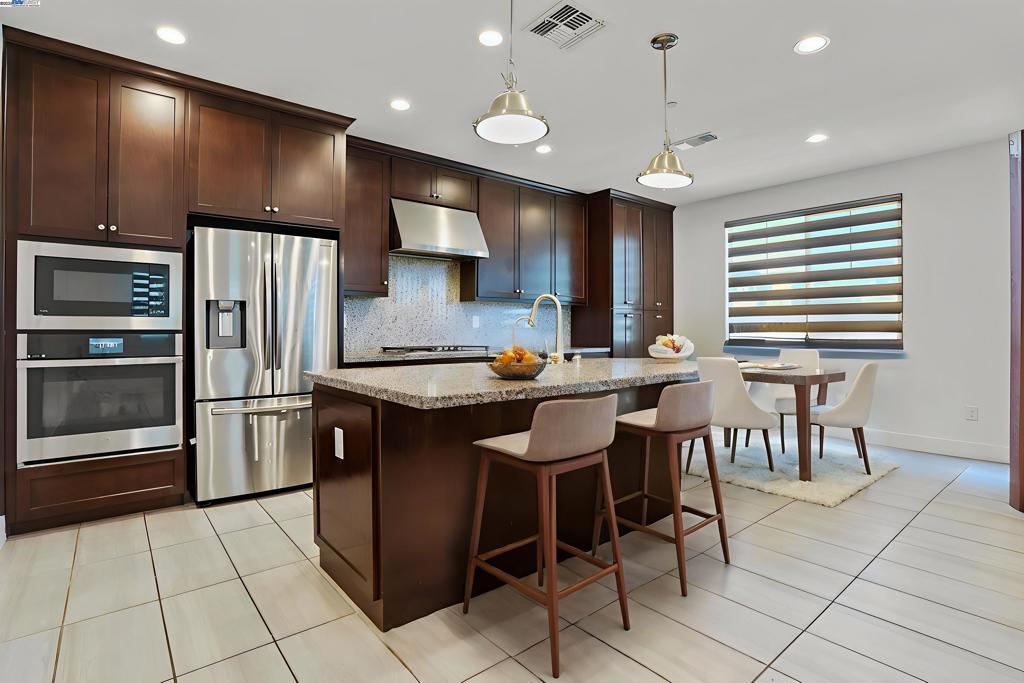 MOUNTAIN HOUSE - Residential