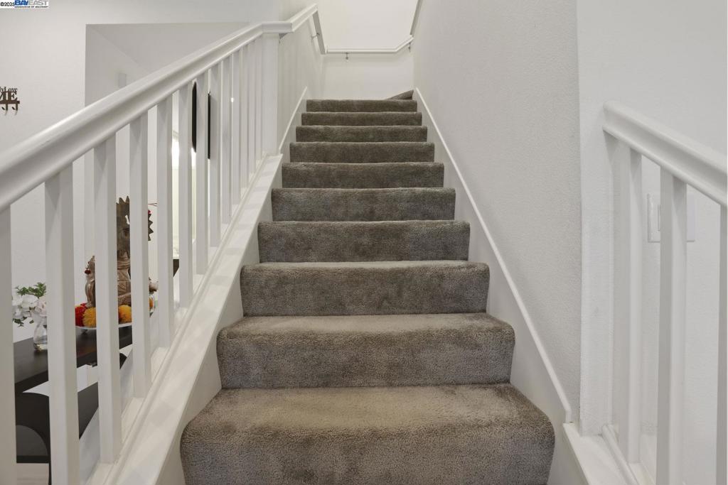 MOUNTAIN HOUSE - Residential