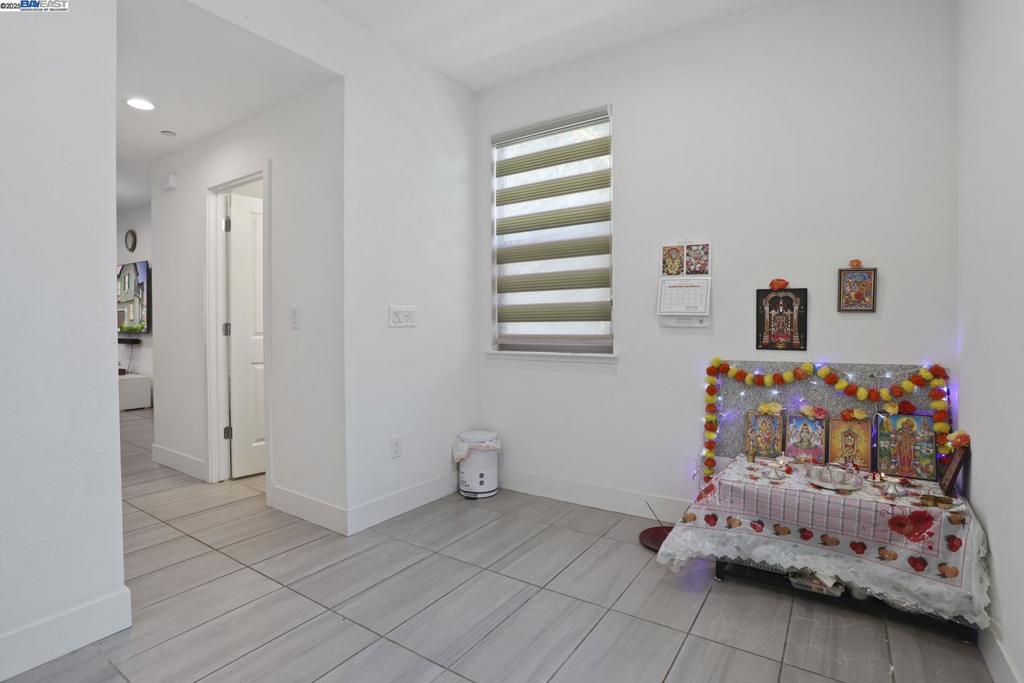 MOUNTAIN HOUSE - Residential