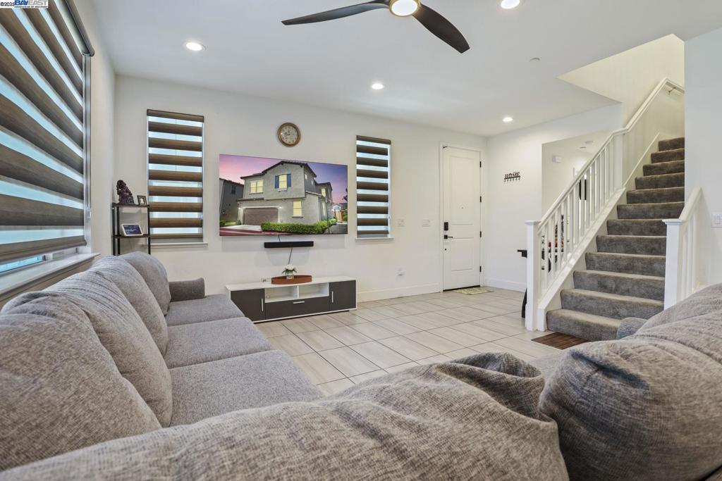 MOUNTAIN HOUSE - Residential