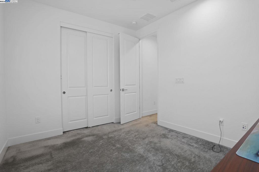 MOUNTAIN HOUSE - Residential