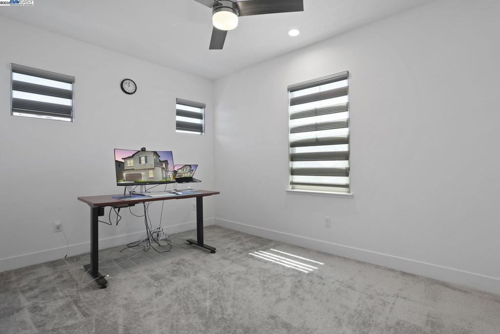 MOUNTAIN HOUSE - Residential