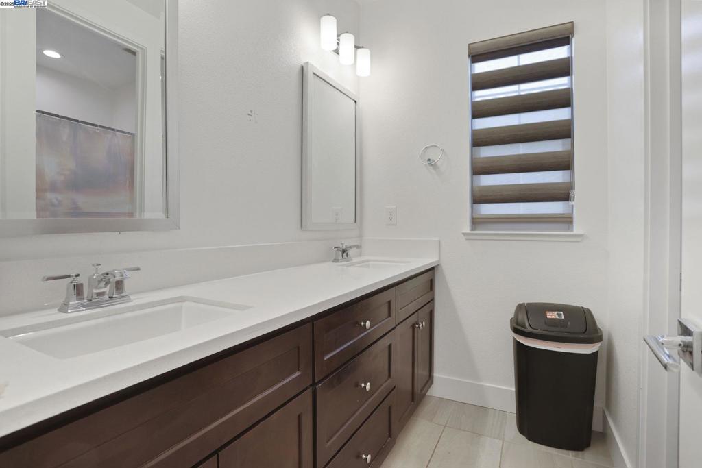 MOUNTAIN HOUSE - Residential