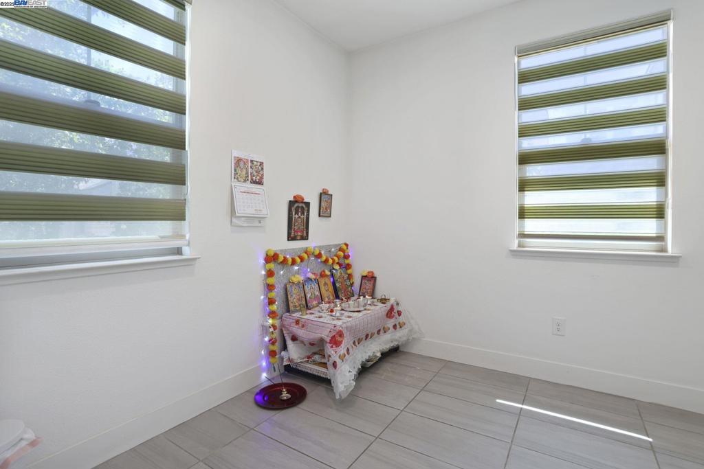 MOUNTAIN HOUSE - Residential