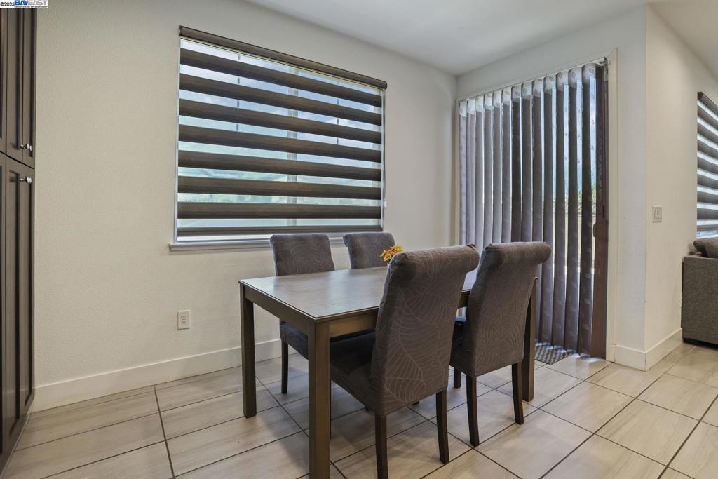 MOUNTAIN HOUSE - Residential