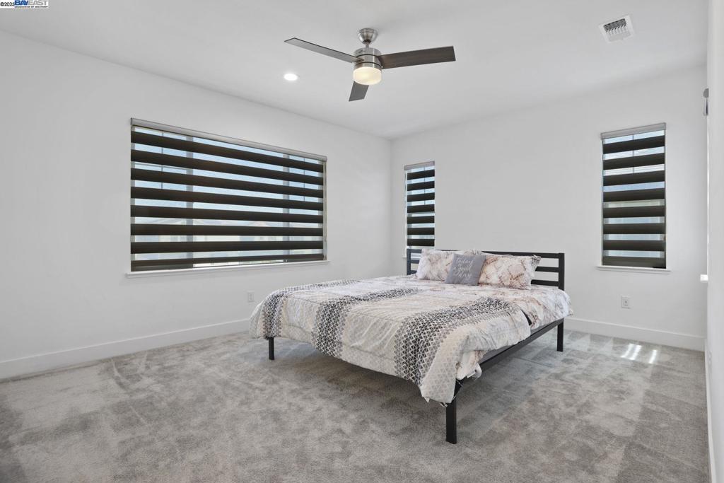 MOUNTAIN HOUSE - Residential