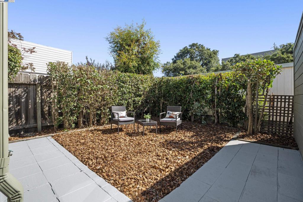 GOLD COAST EDGE - Residential