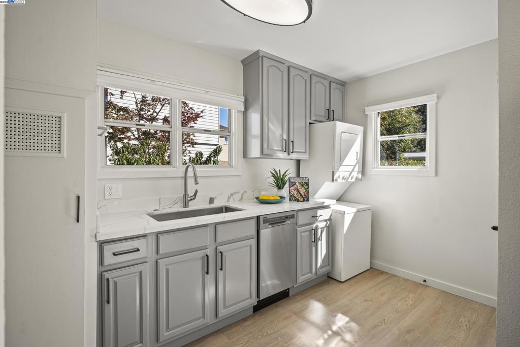 GOLD COAST EDGE - Residential