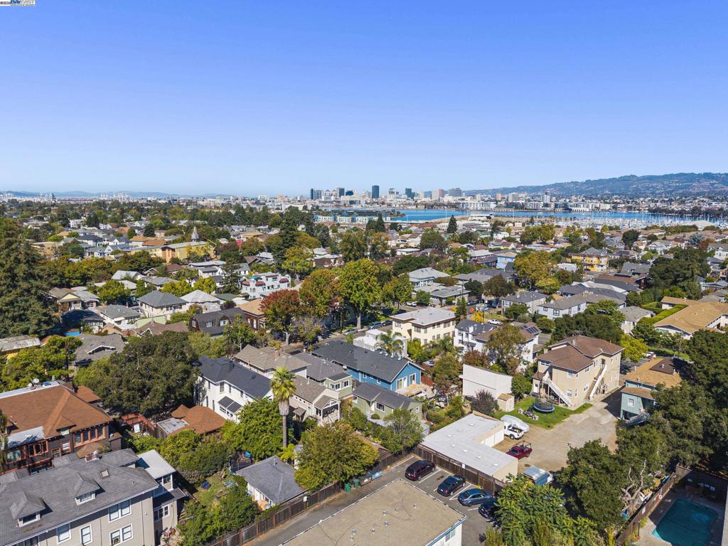 GOLD COAST EDGE - Residential