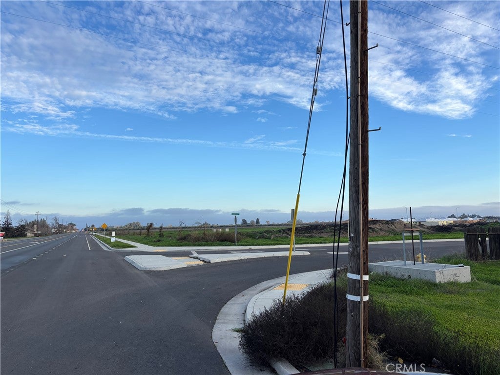 698 Hambright (Corner Hwy 32) Avenue