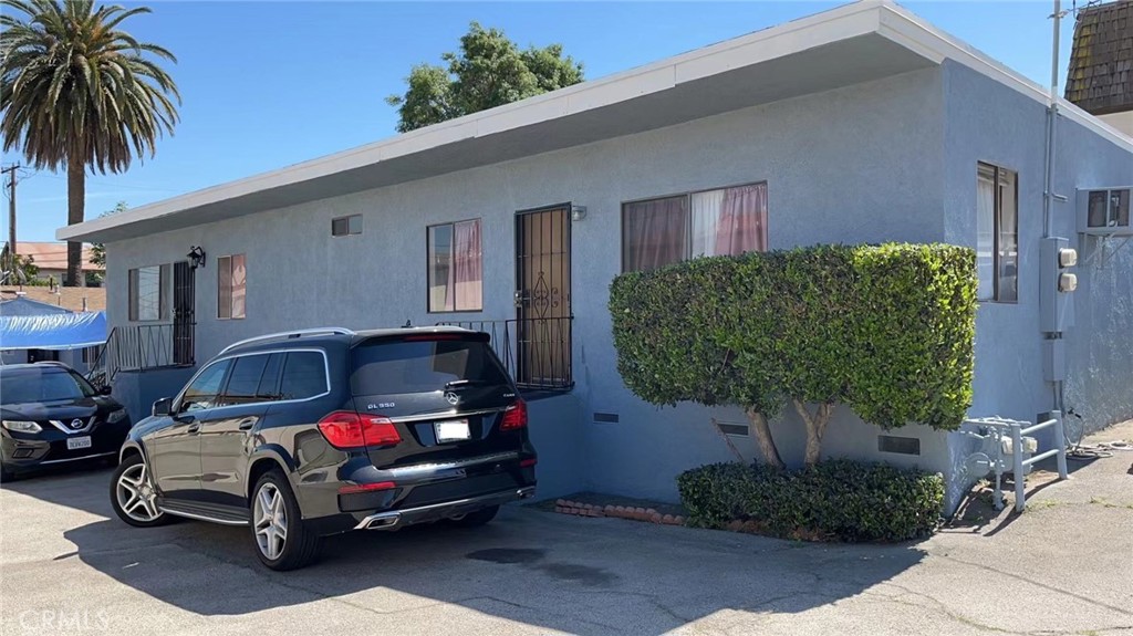 521 Pomelo Avenue