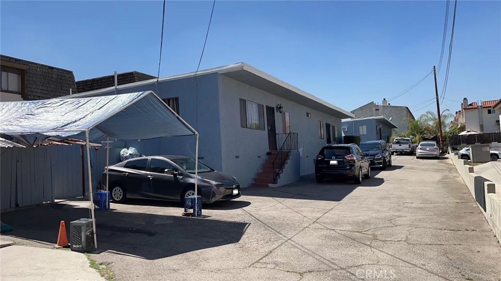 521 Pomelo Avenue