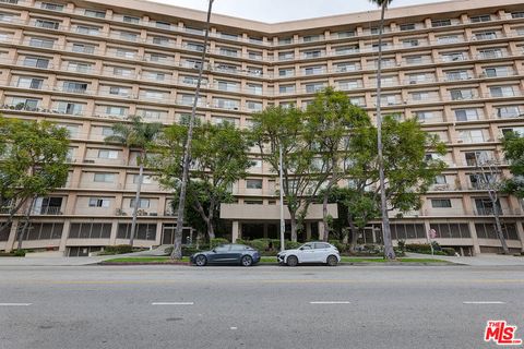 Photo of 100 S Doheny Drive #223, Los Angeles, CA 90048 (MLS # 26831829)