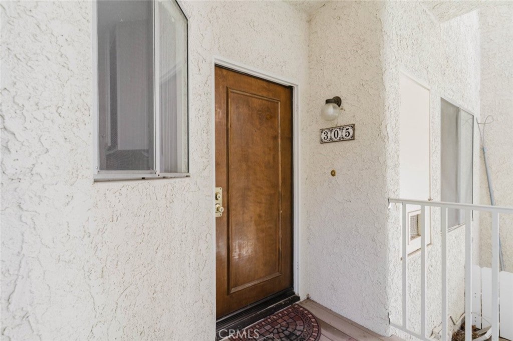 3330 Darby Street 305