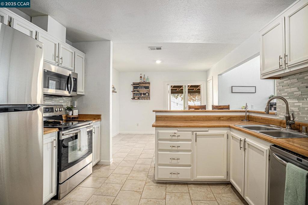 ALMONDTREE - Residential