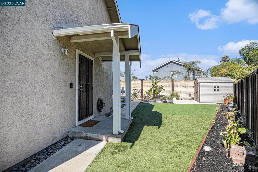 ALMONDTREE - Residential