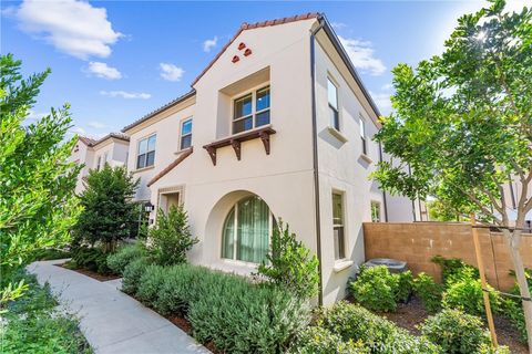 136 Newburry Irvine CA 92618