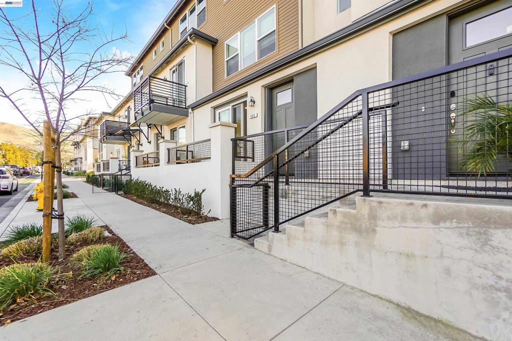 405 405 Industrial Parkway