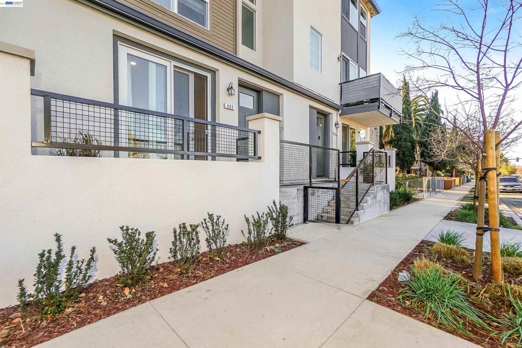 405 405 Industrial Parkway