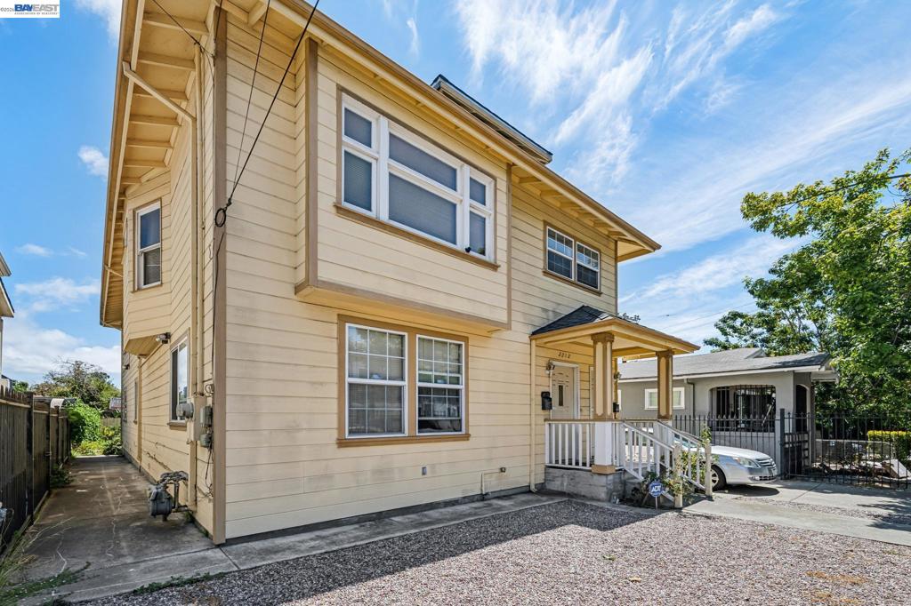 2212 25Th Ave