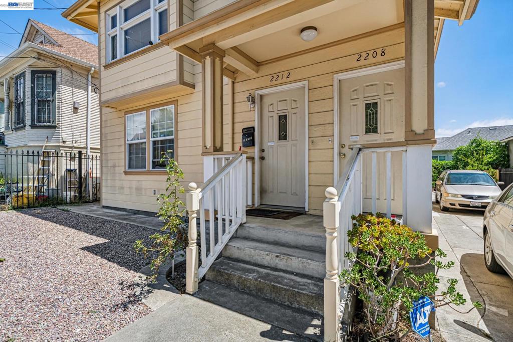 2212 25Th Ave