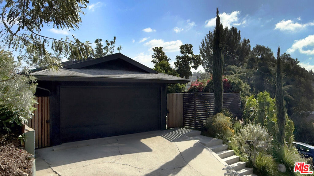 Properties 2 1407 Randall Court