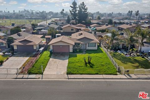 Photo of 1112 Valencia Avenue, Delano, CA 93215 (MLS # 26646707)