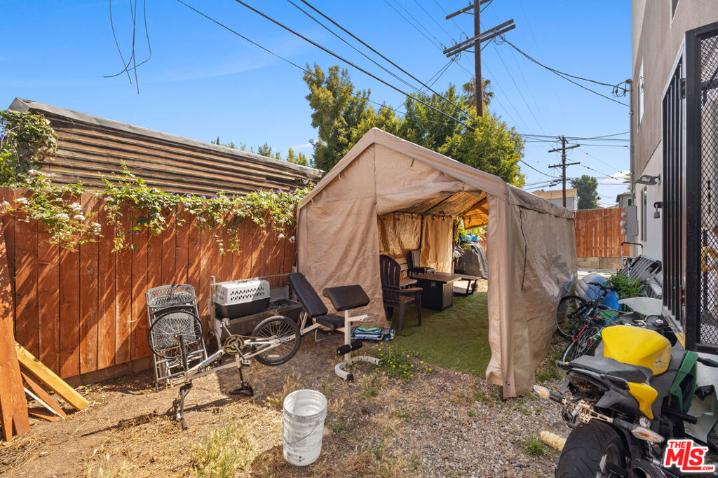 4457 Rosewood Avenue