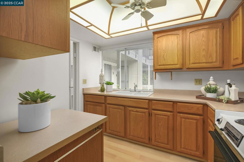 ROSSMOOR - Residential