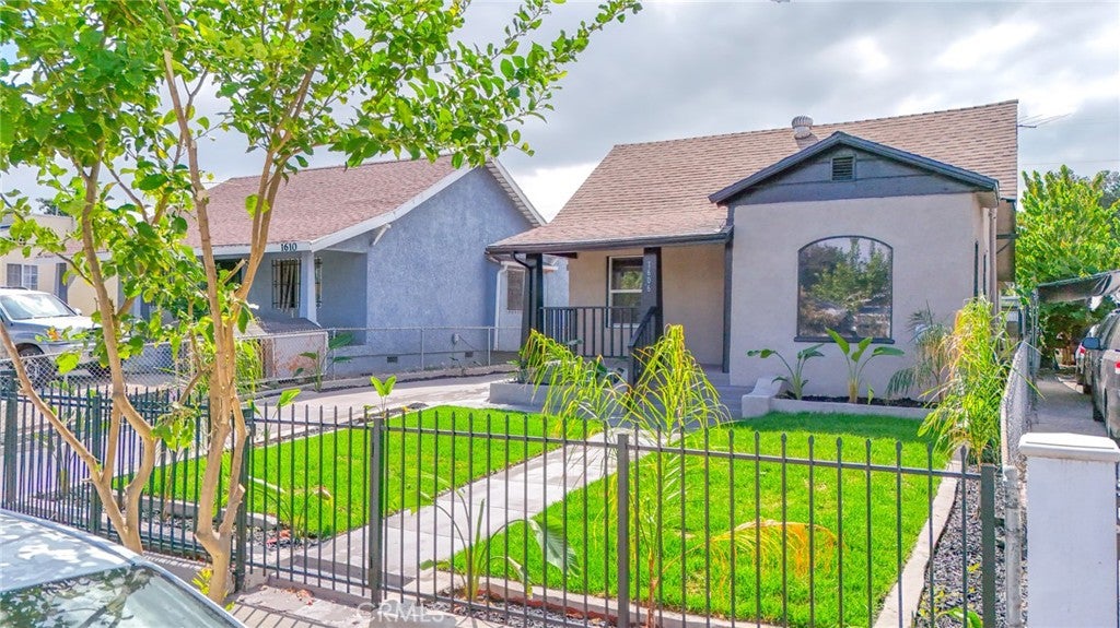 1606 E 52nd