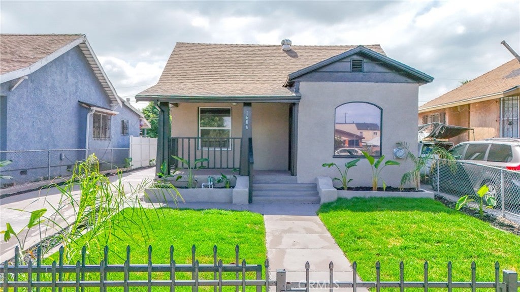 1606 E 52nd