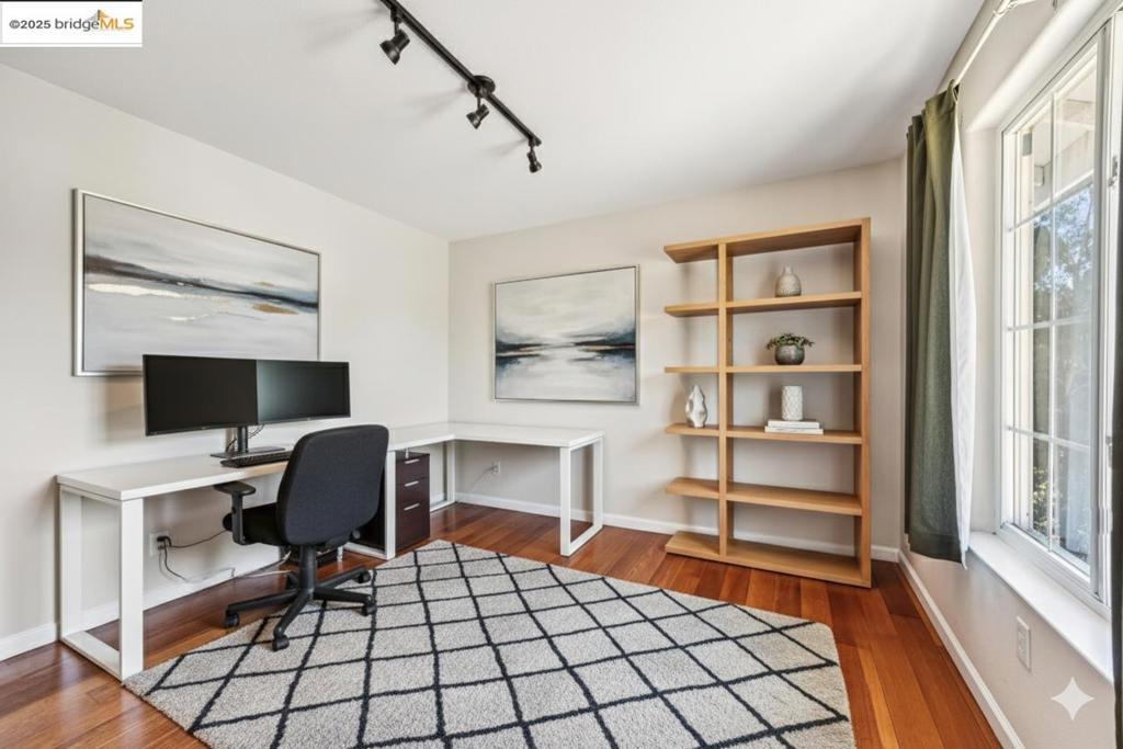 FAIRVIEW - Residential