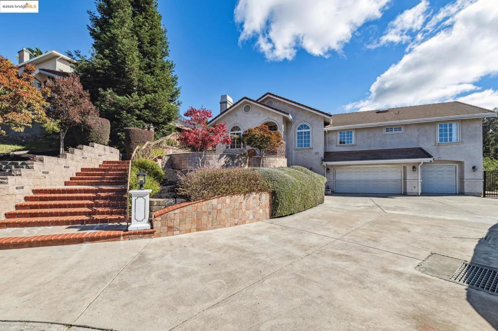 FAIRVIEW - Residential