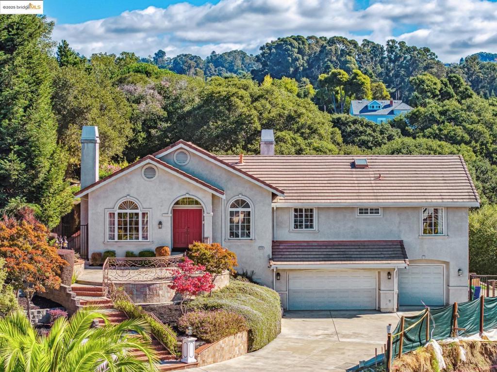 FAIRVIEW - Residential