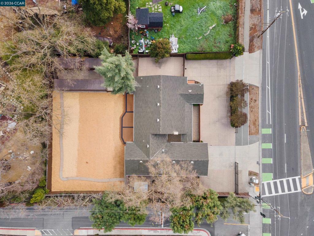 484 Diablo Rd