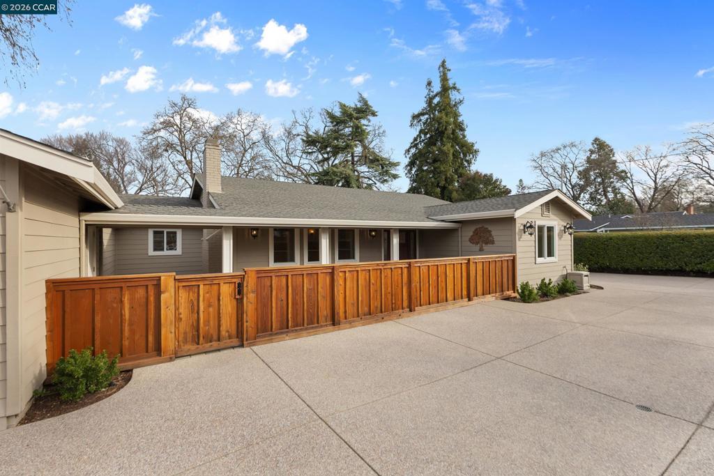 484 Diablo Rd