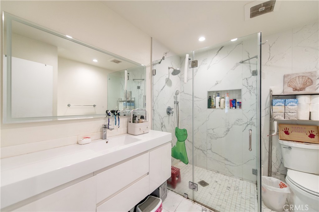 La Verne, California, 91750, United States, 5 Bedrooms Bedrooms, ,4 BathroomsBathrooms,Residential,Active,2019489