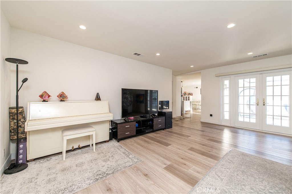 La Verne, California, 91750, United States, 5 Bedrooms Bedrooms, ,4 BathroomsBathrooms,Residential,Active,2019489