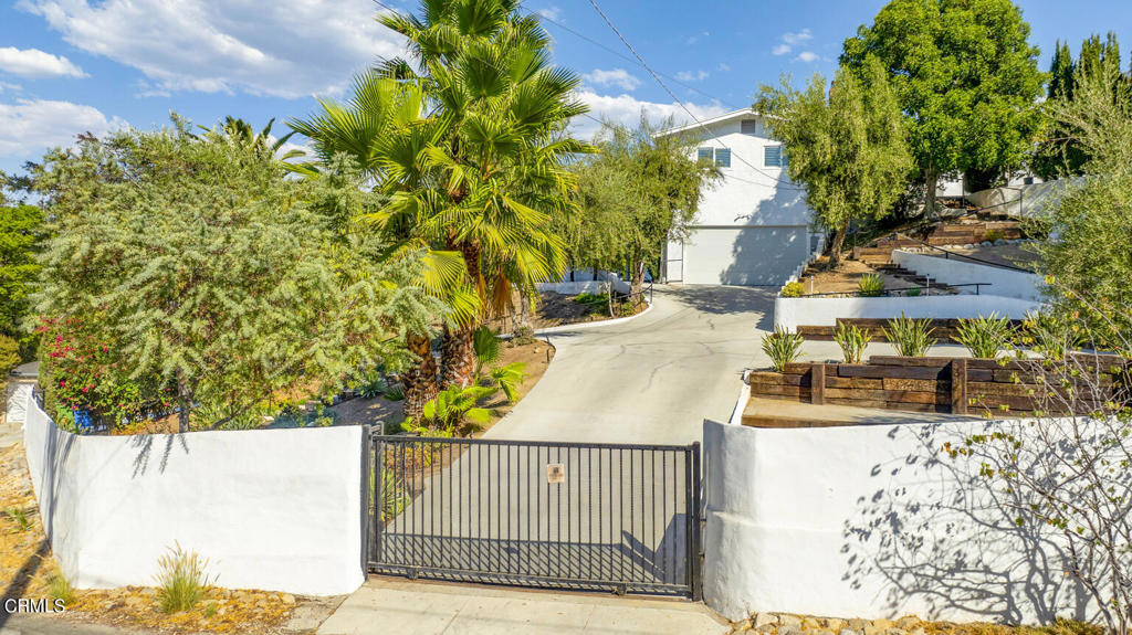 10272 Willow Springs Lane